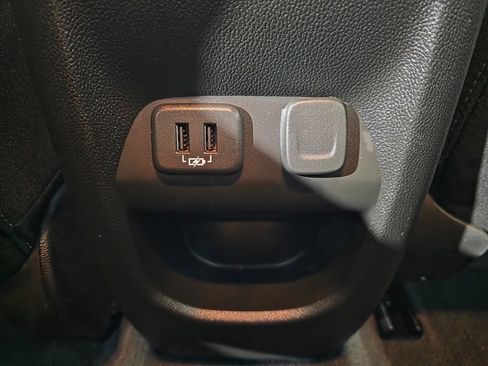 Used 2019 GMC Canyon SLE image 38