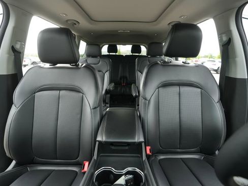 Used 2023 Jeep Grand Cherokee L Limited w/ Luxury Tech Group II AWD/4WD image 43