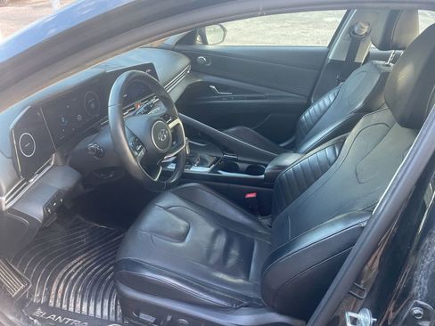 Used 2021 Hyundai Elantra Limited image 3