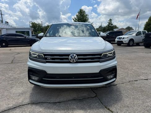 Used 2018 Volkswagen Tiguan SEL Premium w/ R-Line Package FWD image 8
