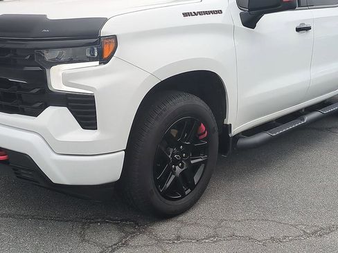 Used 2024 Chevrolet Silverado 1500 RST w/ Redline Edition AWD/4WD image 9