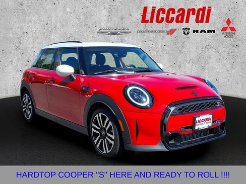 Used 2024 MINI Cooper S FWD image 1