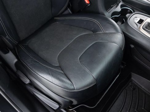 Used 2014 Jeep Cherokee Limited AWD/4WD image 25