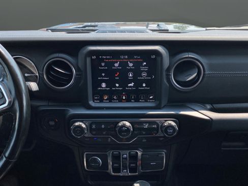 Used 2022 Jeep Wrangler Unlimited Sahara w/ Cold Weather Group AWD/4WD image 12