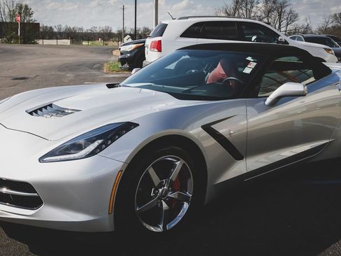 Used 2014 Chevrolet Corvette Stingray Convertible w/ 2LT Preferred Equipment Group RWD image 18