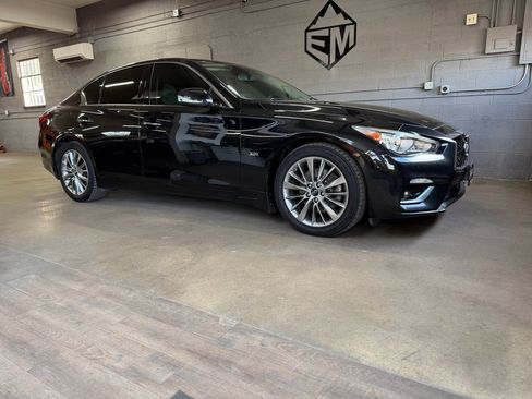 Used 2019 INFINITI Q50 Luxe w/ Essential Package (3.0T Luxe) AWD/4WD image 4