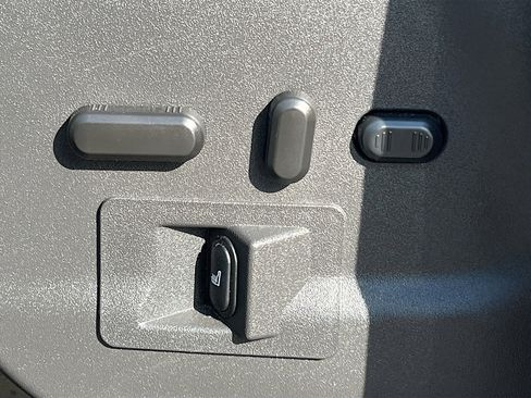 Used 2018 Ford Transit 150 XLT image 16