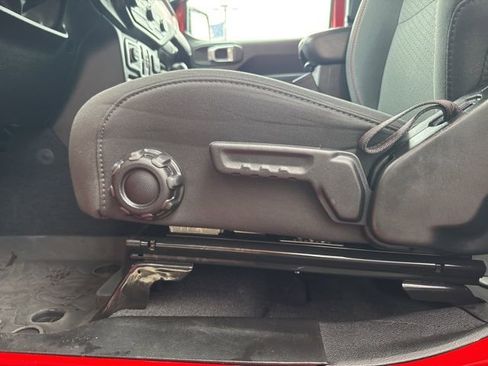 Used 2023 Jeep Gladiator Rubicon w/ Cold Weather Group image 10