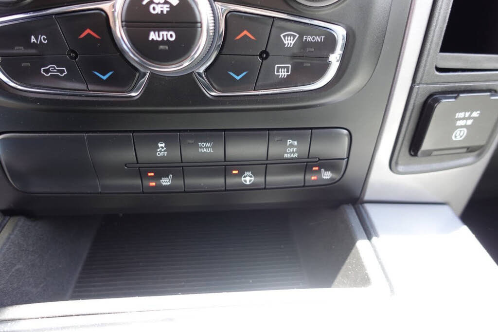 Used 2022 RAM 1500 Classic SLT w/ Electronics Convenience Group AWD/4WD image 46