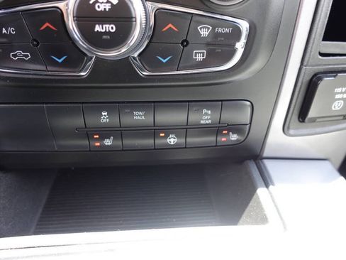 Used 2022 RAM 1500 Classic SLT w/ Electronics Convenience Group AWD/4WD image 46