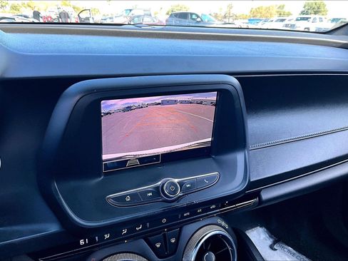 Used 2021 Chevrolet Camaro LT image 20