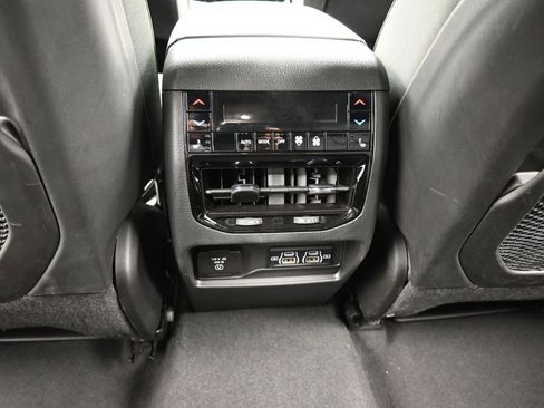 Used 2024 Jeep Grand Cherokee Overland w/ Adv Protech Group III image 41