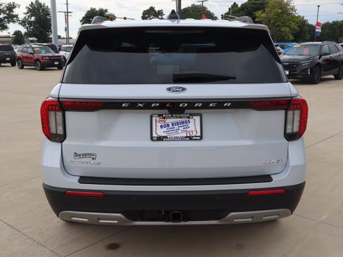 New 2026 Ford Explorer Active w/ Active Comfort Package AWD/4WD image 6