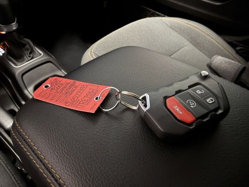 Used 2025 Jeep Wrangler Unlimited Sahara image 16