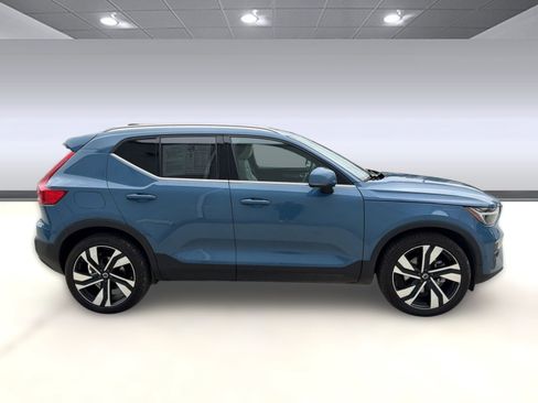 Certified 2023 Volvo XC40 B5 Ultimate w/ Protection Package Premier AWD/4WD image 8