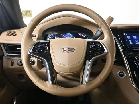 Used 2018 Cadillac Escalade Platinum AWD/4WD image 37