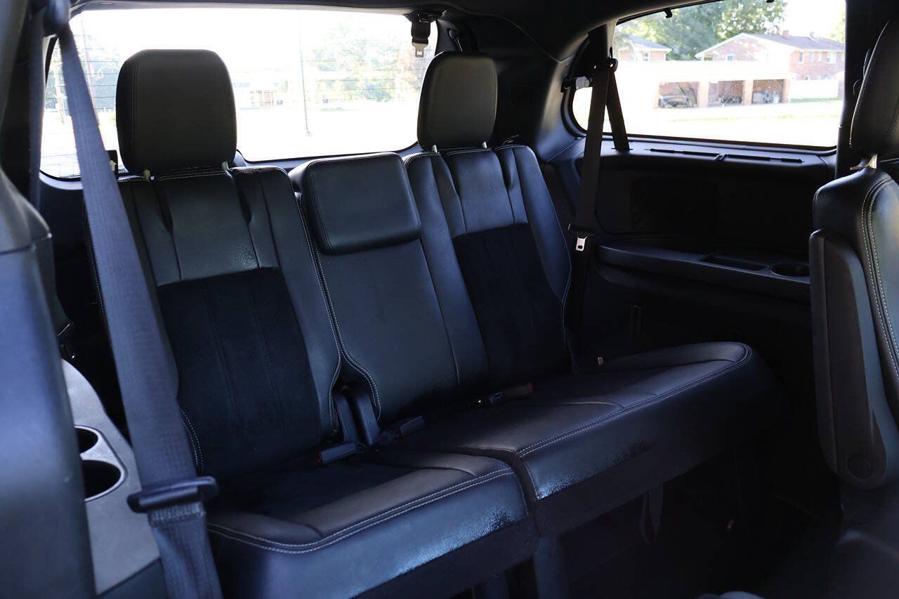 Used 2016 Dodge Grand Caravan SXT FWD image 26