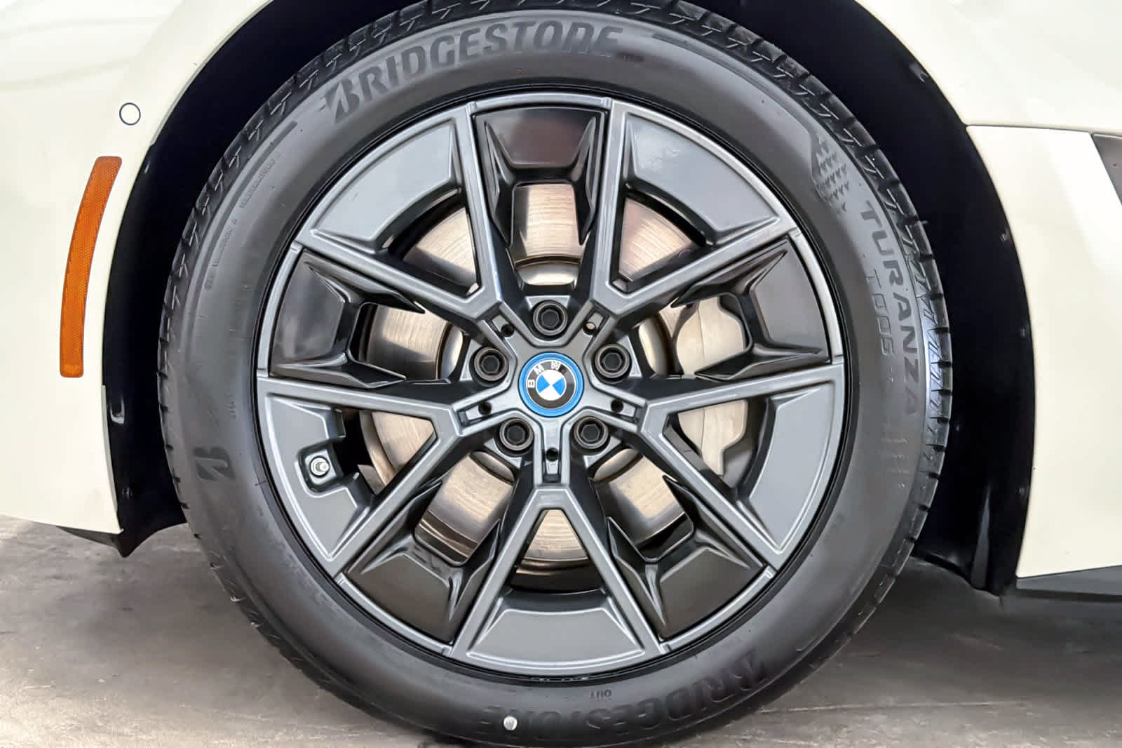 Used 2023 BMW i4 eDrive40 w/ Premium Package RWD image 26
