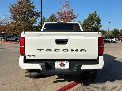 Used 2024 Toyota Tacoma TRD Off-Road w/ TRD Off Road Upgrade Package AWD/4WD image 7