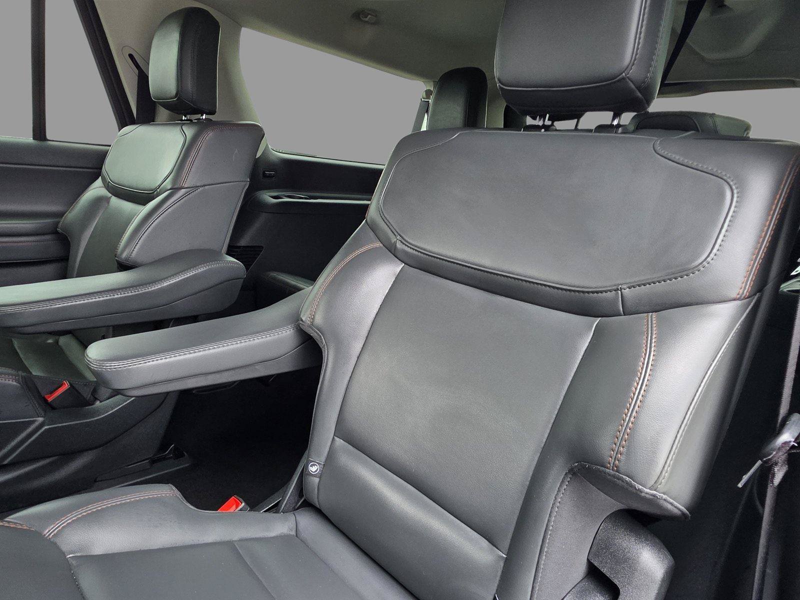 Used 2025 Ford Expedition Max Active AWD/4WD image 30