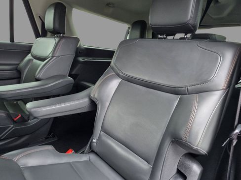 Used 2025 Ford Expedition Max Active AWD/4WD image 30