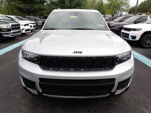 New 2025 Jeep Grand Cherokee L Altitude image 8