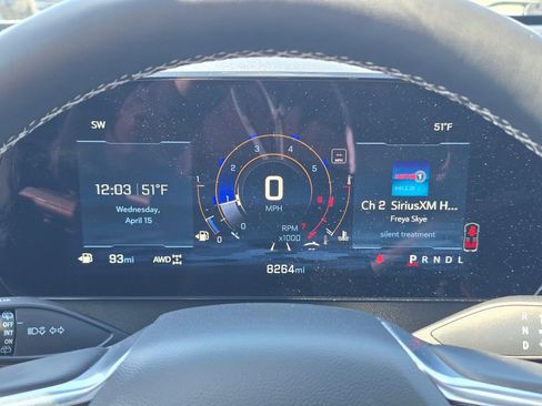 Used 2025 Chevrolet Traverse Z71 w/ LPO, Floor Liner Package AWD/4WD image 25