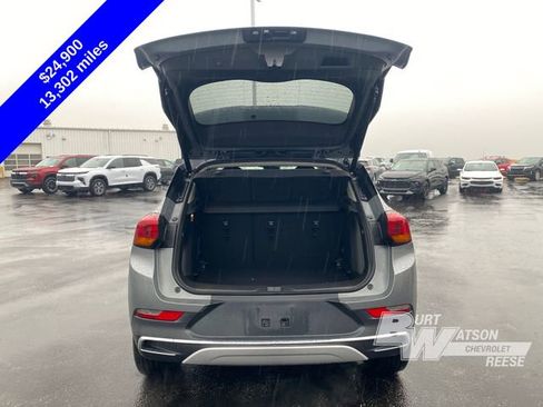 Used 2023 Buick Encore GX Essence w/ Experience Buick Package image 10