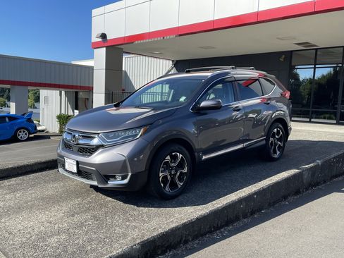 Used 2018 Honda CR-V Touring image 4