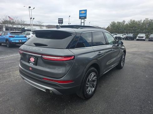 Used 2025 Lincoln Corsair AWD w/ Equipment Group 101A image 4