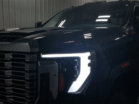 Used 2024 GMC Sierra 3500 Denali w/ Denali Reserve Package image 34