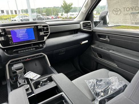 Used 2024 Toyota Tundra SR5 w/ SR5 Convenience Package AWD/4WD image 22