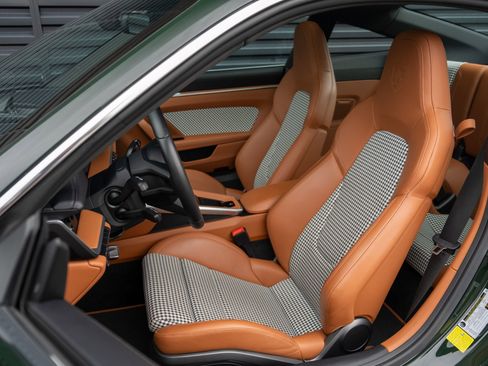 Certified 2024 Porsche 911 Carrera S image 5