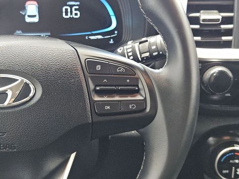 Used 2025 Hyundai Venue SEL FWD image 25