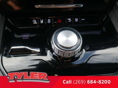 Used 2024 Jeep Wagoneer L Series II w/ Flexible Seating Group AWD/4WD image 31