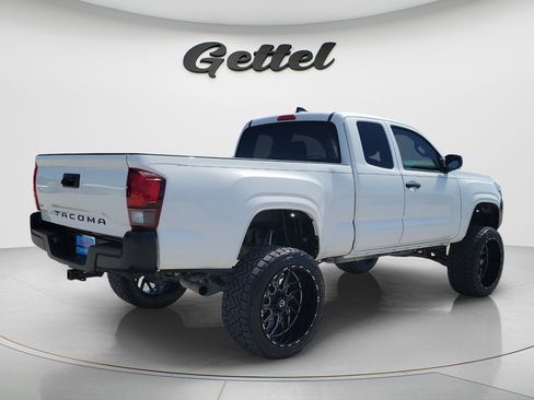 Used 2022 Toyota Tacoma SR image 5