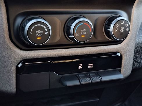 Used 2023 RAM 2500 Tradesman image 21