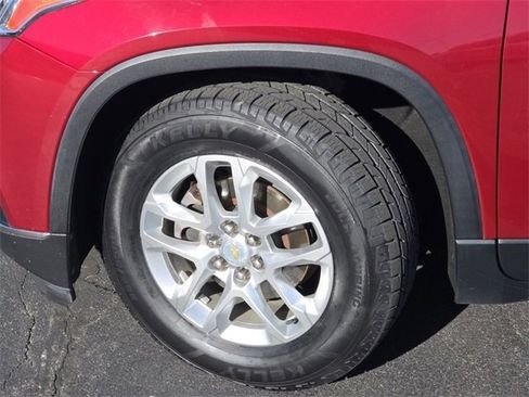 Used 2019 Chevrolet Traverse LT image 22