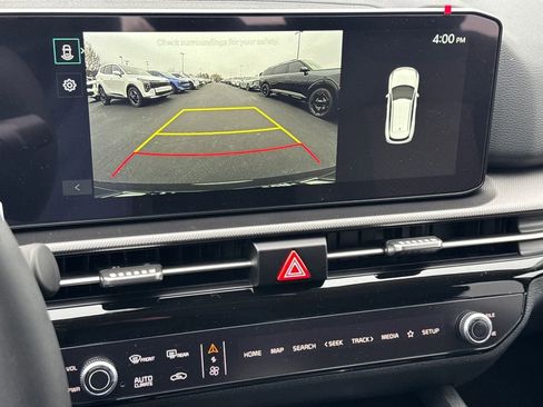 New 2026 Kia Sportage LX image 18