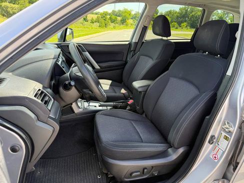 Used 2017 Subaru Forester 2.5i Premium AWD/4WD image 10
