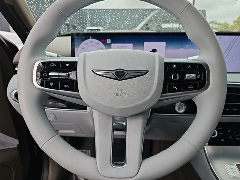 Certified 2026 Genesis GV70 2.5T Advanced image 19