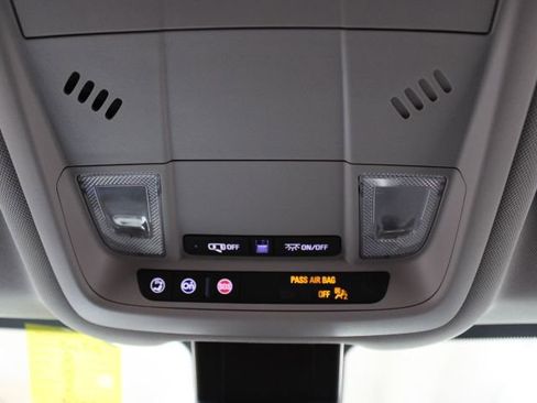 Used 2022 GMC Terrain SLE w/ Driver Convenience Package image 44