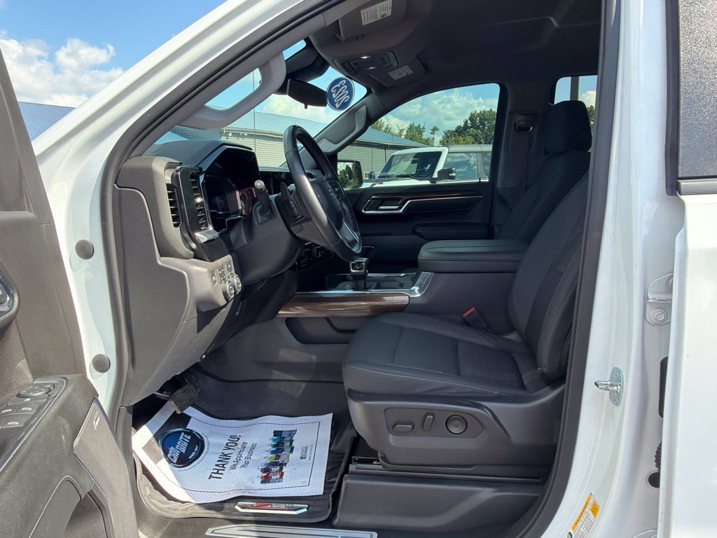 Used 2023 Chevrolet Silverado 1500 LT Trail Boss w/ Convenience Package II AWD/4WD image 19