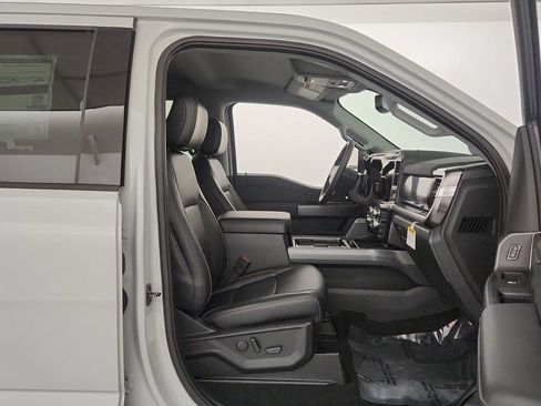 New 2026 Ford F250 Lariat w/ Black Appearance Package AWD/4WD image 38