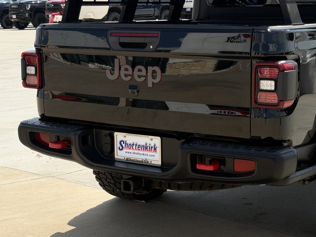 Used 2025 Jeep Gladiator Rubicon AWD/4WD image 6