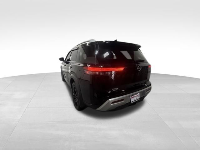 Used 2025 Nissan Pathfinder SL w/ SL Premium Package AWD/4WD image 11