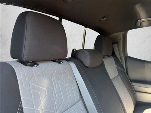 Used 2021 Toyota Tacoma TRD Off-Road image 18