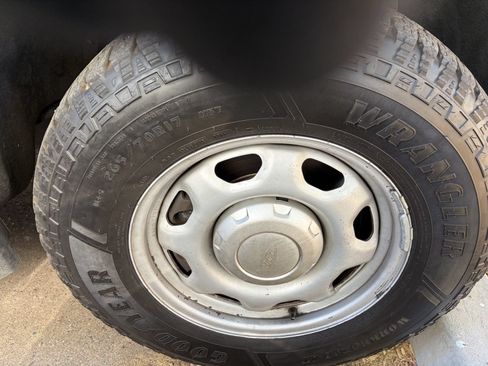 Used 2016 Ford Expedition XL RWD image 6
