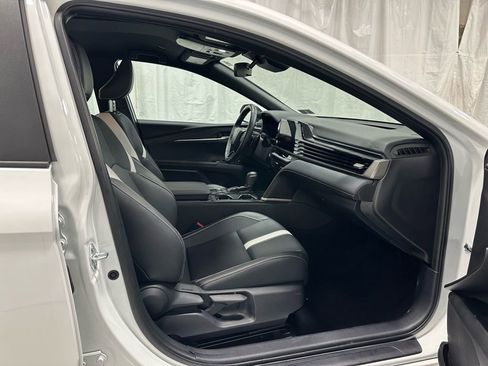 Used 2025 Toyota Camry SE image 57