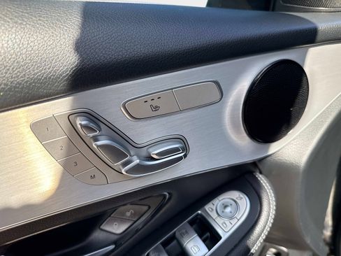 Used 2022 Mercedes-Benz GLC 300 image 19